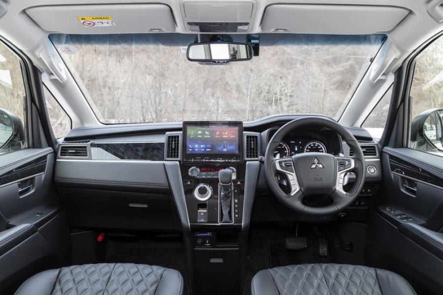 Торпедо Mitsubishi Delica D:5 Urban Gear P Edition 2020 года  (фото 3 из 10)
